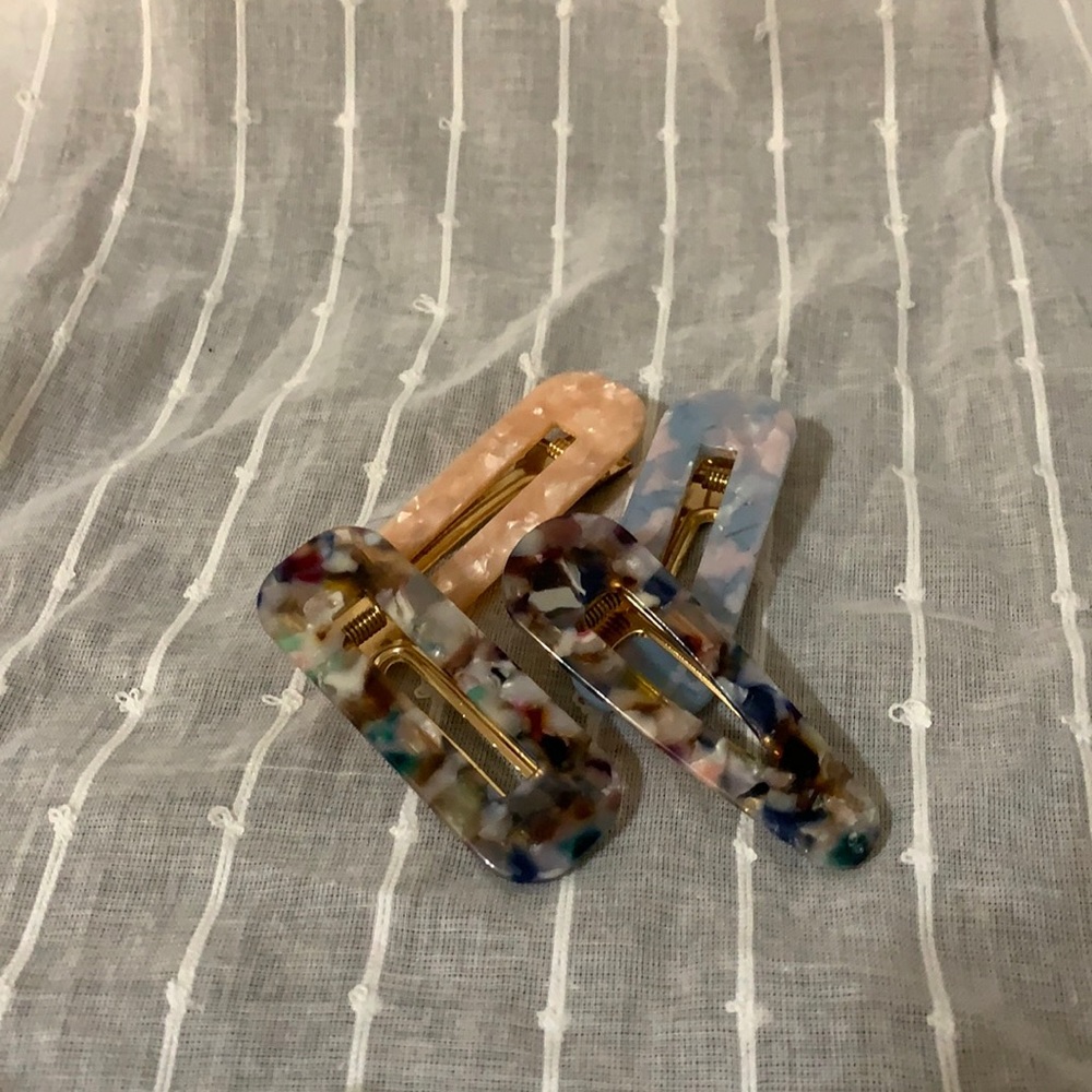 Hair clips